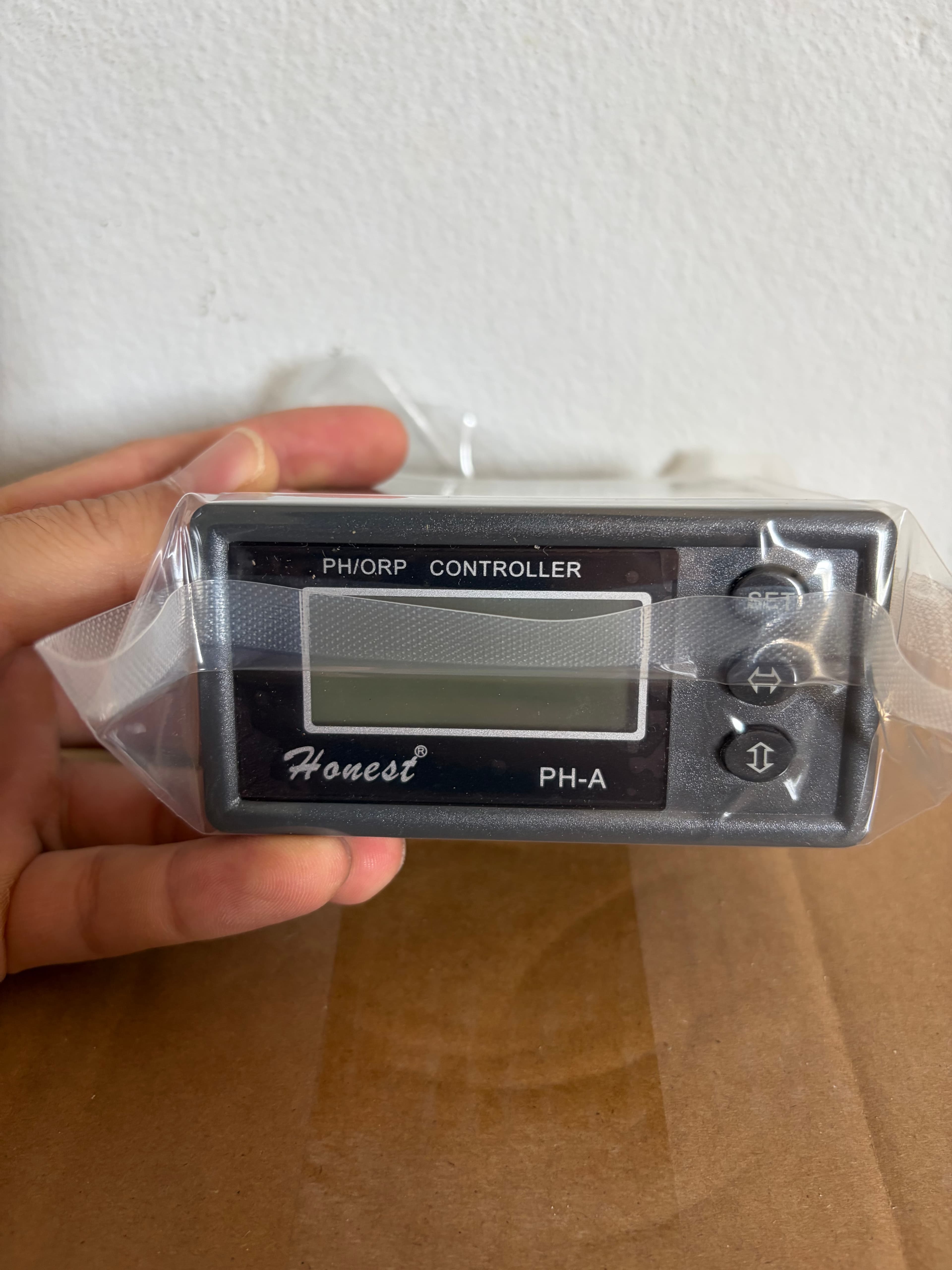 PH Meter - Meters & Controllers